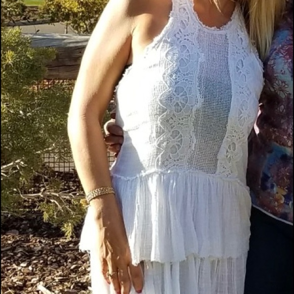 Free People sz XS cotton dress. Cream cotton fabric. Excellent condition.